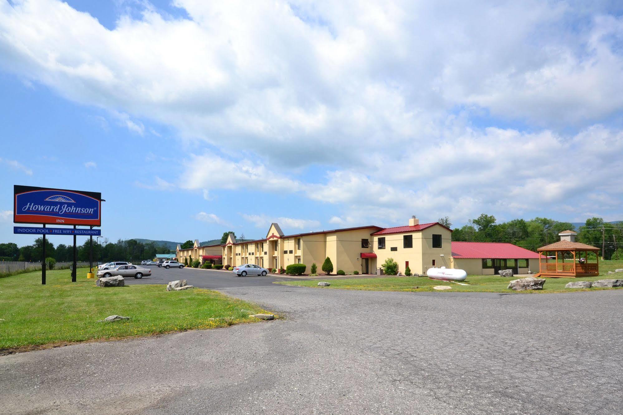 Howard Johnson By Wyndham Saugerties Exterior photo